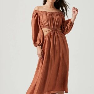 ASTR Cassian Cutout Off Shoulder Midi Dress L